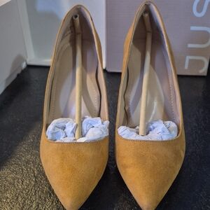 Chic Mustard Suede Heels